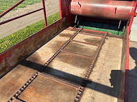 2005 massey ferguson 5455 vierwielaangedreven landbouwtractor met strodek machine - afbeelding 18 van  21