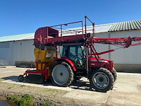 2005 massey ferguson 5455 vierwielaangedreven landbouwtractor met strodek machine - afbeelding 15 van  21