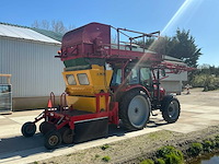 2005 massey ferguson 5455 vierwielaangedreven landbouwtractor met strodek machine - afbeelding 45 van  48
