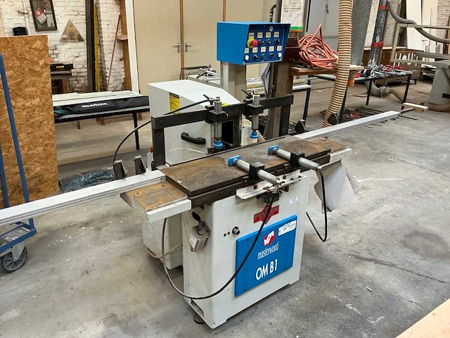 2005 masterwood om b1 gatensteekmachine - afbeelding 1 van  11