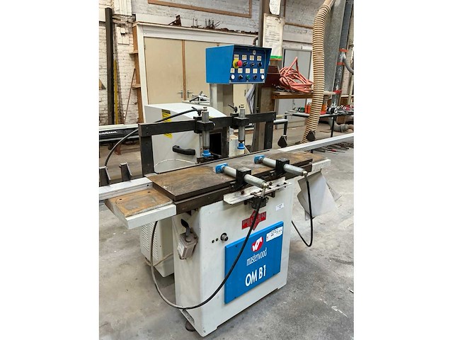 2005 masterwood om b1 gatensteekmachine - afbeelding 4 van  11