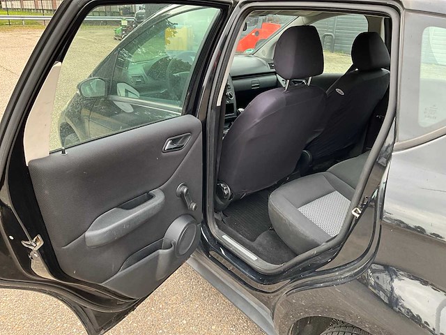 2005 mercedes-benz a150 avantgarde personenauto z-163-dl - afbeelding 26 van  39