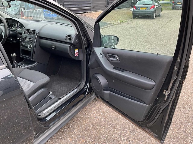2005 mercedes-benz a150 avantgarde personenauto z-163-dl - afbeelding 21 van  39