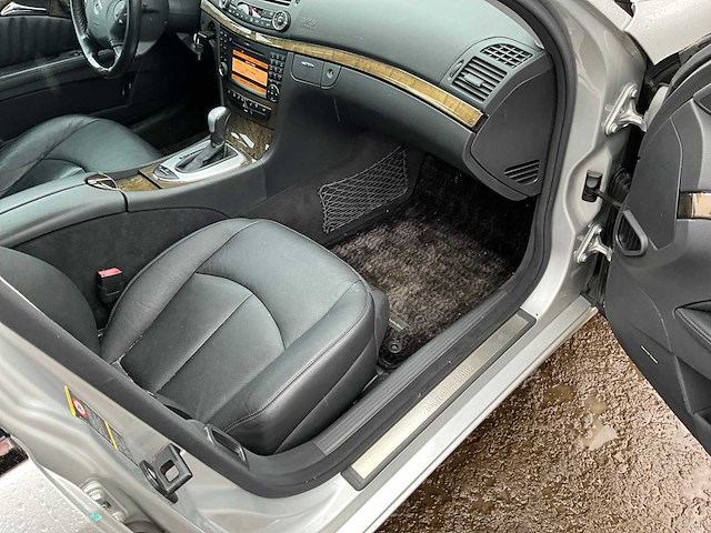 2005 mercedes-benz e-klasse 500 avantgarde personenauto - afbeelding 12 van  18