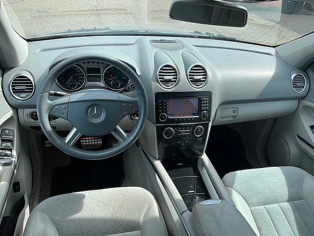 2005 mercedes-benz m-klasse 350 personenauto 72-sf-dt - afbeelding 6 van  27