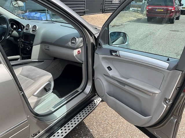 2005 mercedes-benz m-klasse 350 personenauto 72-sf-dt - afbeelding 14 van  25