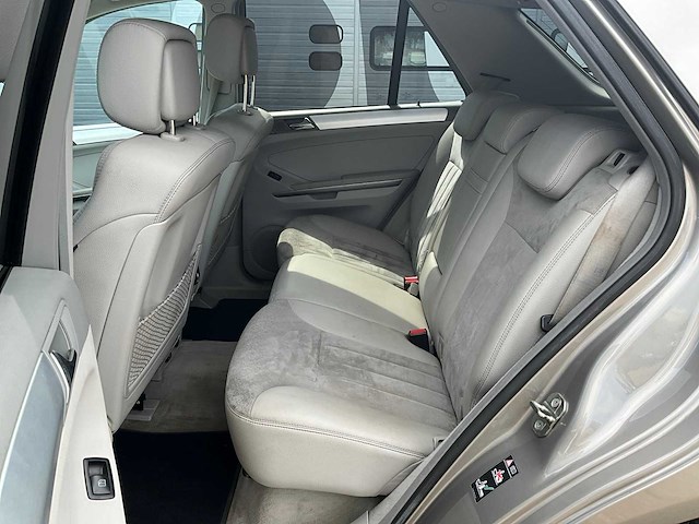 2005 mercedes-benz m-klasse 350 personenauto 72-sf-dt - afbeelding 17 van  25