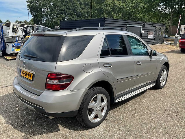 2005 mercedes-benz m-klasse 350 personenauto 72-sf-dt - afbeelding 22 van  25