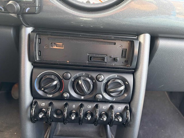 2005 mini 3-deurs 1.6 cooper pepper - afbeelding 16 van  49