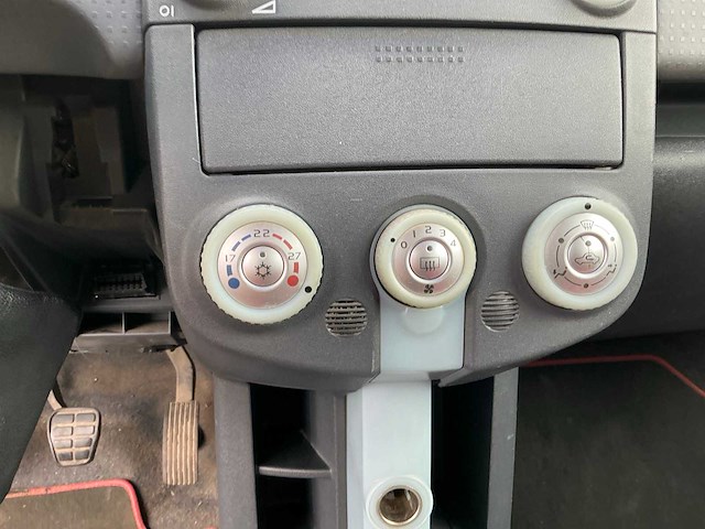 2005 mitsubishi colt defect personenauto - afbeelding 17 van  40