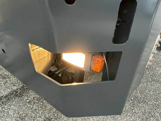 2005 mol yt200/4x2 terminaltruck - afbeelding 14 van  26