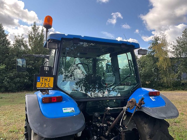 2005 new holland tl80a vierwielaangedreven landbouwtractor met mailleux voorlader - afbeelding 14 van  36