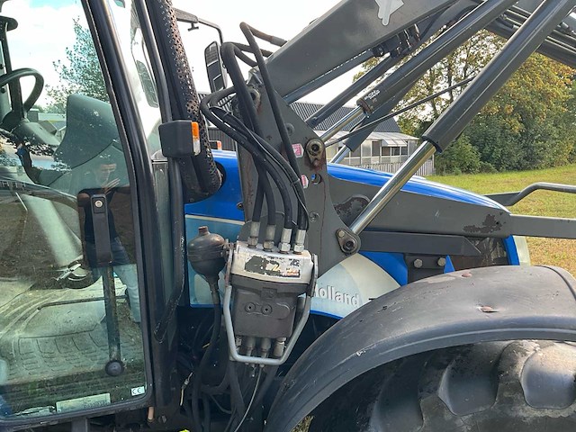 2005 new holland tl80a vierwielaangedreven landbouwtractor met mailleux voorlader - afbeelding 7 van  36