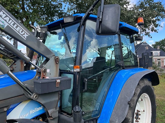 2005 new holland tl80a vierwielaangedreven landbouwtractor met mailleux voorlader - afbeelding 11 van  36