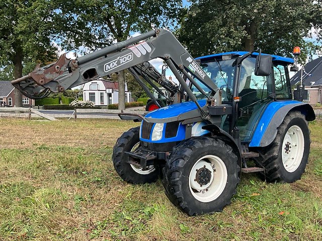 2005 new holland tl80a vierwielaangedreven landbouwtractor met mailleux voorlader - afbeelding 1 van  36
