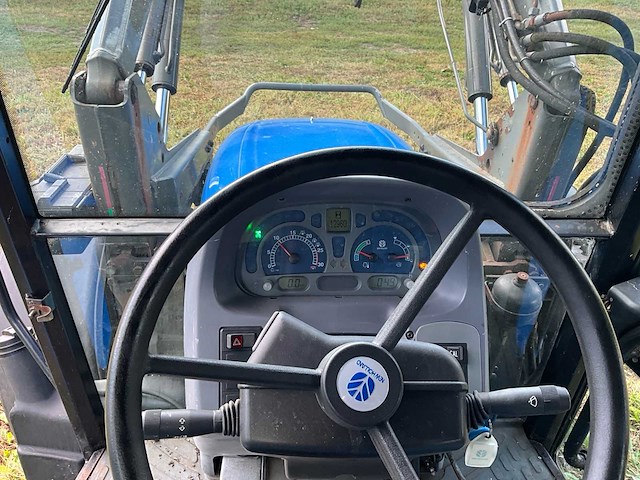 2005 new holland tl80a vierwielaangedreven landbouwtractor met mailleux voorlader - afbeelding 19 van  36