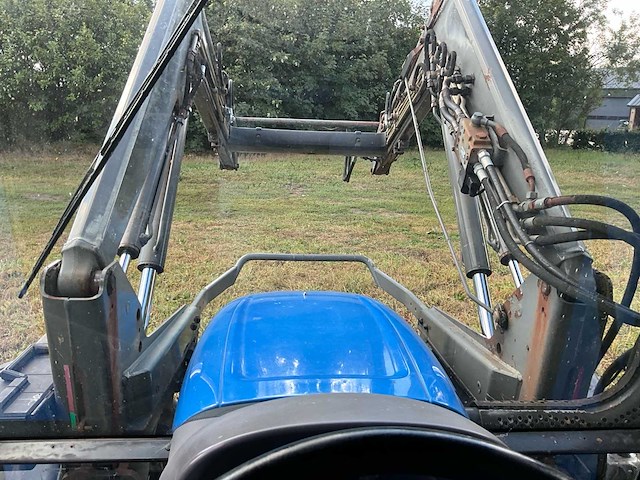 2005 new holland tl80a vierwielaangedreven landbouwtractor met mailleux voorlader - afbeelding 25 van  36