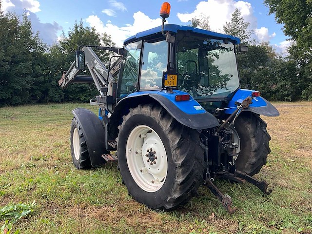 2005 new holland tl80a vierwielaangedreven landbouwtractor met mailleux voorlader - afbeelding 35 van  36