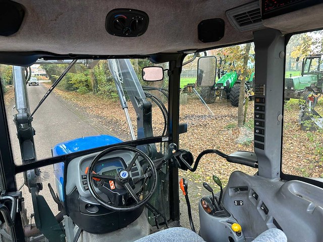 2005 new holland tn60da vierwielaangedreven landbouwtractor - afbeelding 5 van  8