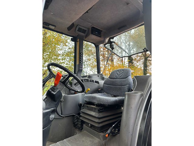 2005 new holland tn60da vierwielaangedreven landbouwtractor - afbeelding 7 van  8