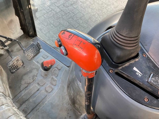 2005 new holland tn95da vierwielaangedreven landbouwtractor - afbeelding 11 van  31