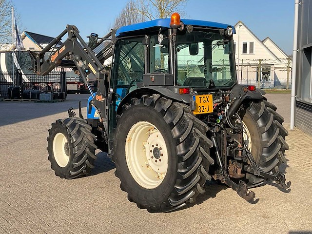 2005 new holland tn95da vierwielaangedreven landbouwtractor - afbeelding 26 van  31