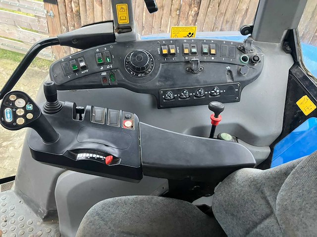 2005 new holland tvt 190 vierwielaangedreven landbouwtractor - afbeelding 20 van  27