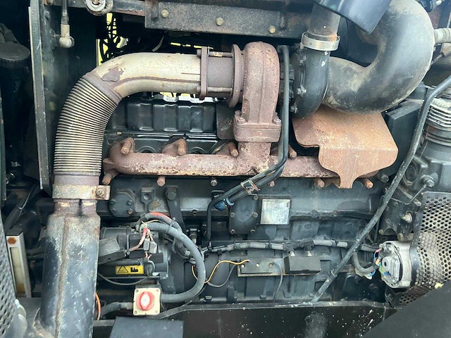 2005 new holland tvt 190 vierwielaangedreven landbouwtractor - afbeelding 8 van  15