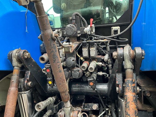 2005 new holland tvt190 vierwielaangedreven landbouwtractor - afbeelding 28 van  34