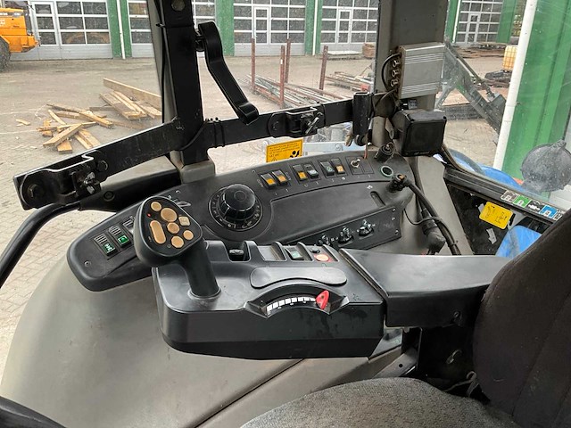 2005 new holland tvt190 vierwielaangedreven landbouwtractor - afbeelding 33 van  34