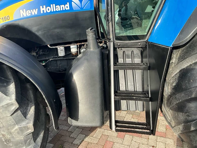2005 new holland tvt190 vierwielaangedreven landbouwtractor - afbeelding 17 van  51