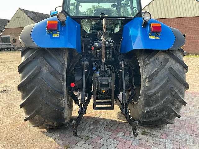 2005 new holland tvt190 vierwielaangedreven landbouwtractor - afbeelding 15 van  51