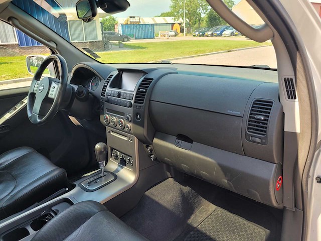 2005 nissan pathfinder 2.5 se schuifdak grijs kenteken personenauto - afbeelding 11 van  16