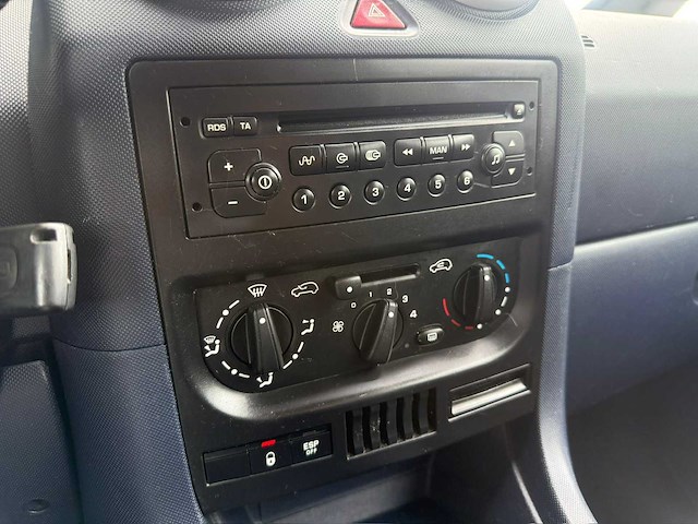 2005 peugeot 1007 1.4 urban personenauto - afbeelding 1 van  11