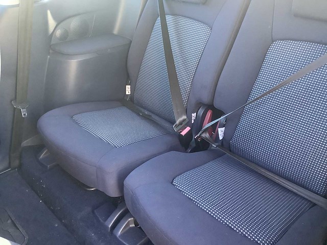 2005 peugeot 1007 1.4 urban personenauto - afbeelding 7 van  8