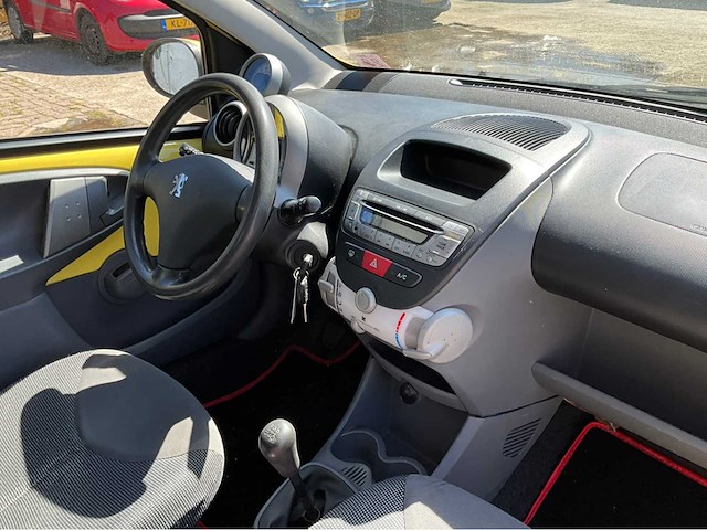 2005 peugeot 107 1.0-12v xr personenauto - afbeelding 10 van  28