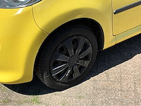 2005 peugeot 107 1.0-12v xr personenauto - afbeelding 17 van  28