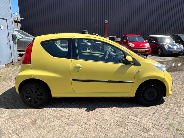 2005 peugeot 107 1.0-12v xr personenauto - afbeelding 23 van  28