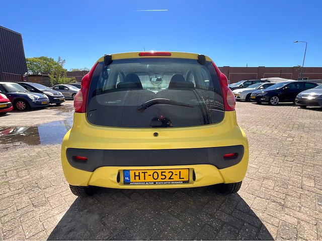 2005 peugeot 107 1.0-12v xr personenauto - afbeelding 25 van  28