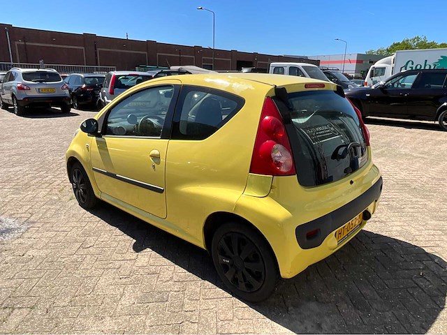 2005 peugeot 107 1.0-12v xr personenauto - afbeelding 26 van  28
