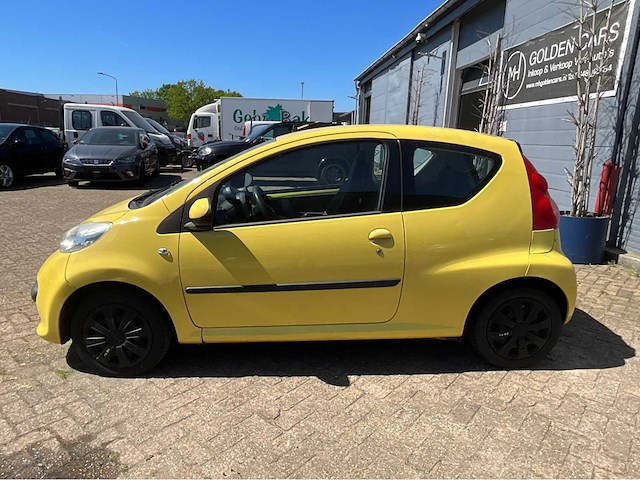 2005 peugeot 107 1.0-12v xr personenauto - afbeelding 27 van  28