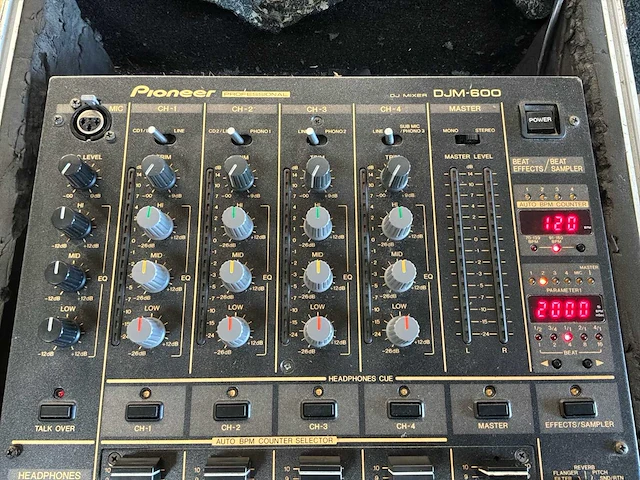 2005 pioneer djm-600 analoge mengtafel - afbeelding 3 van  6