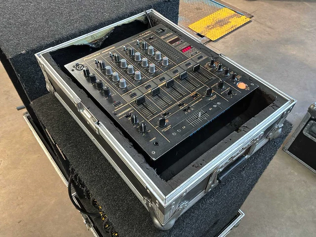 2005 pioneer djm-600 analoge mengtafel - afbeelding 1 van  6