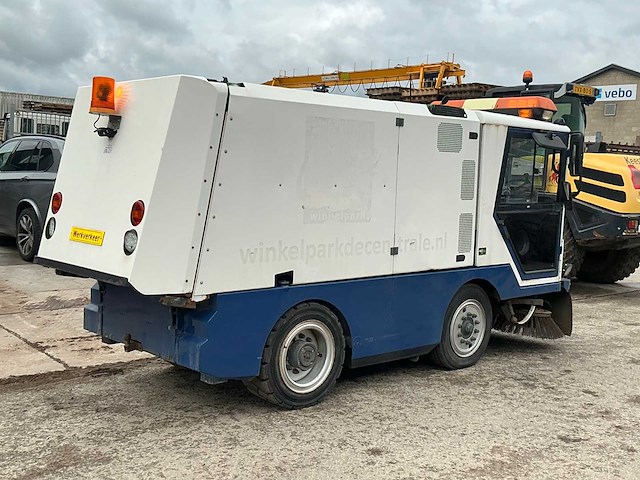 2005 ravo 340 zelfrijdende veegmachine - afbeelding 9 van  12