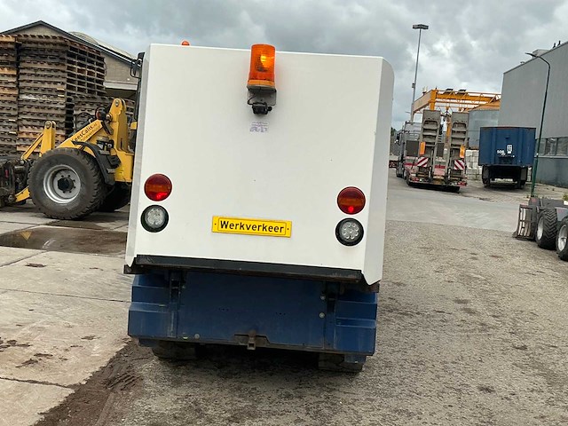 2005 ravo 340 zelfrijdende veegmachine - afbeelding 10 van  12