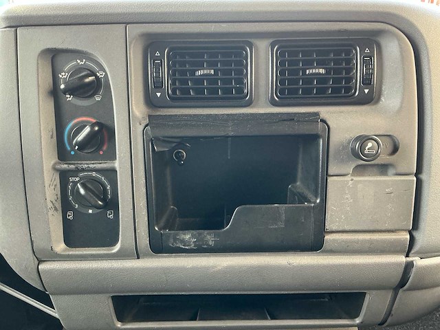 2005 renault midlum 159 dci vrachtwagen - afbeelding 27 van  45