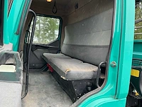2005 renault midlum 220 dci kipper vrachtwagen met hiab 9tm autolaadkraan - afbeelding 32 van  84