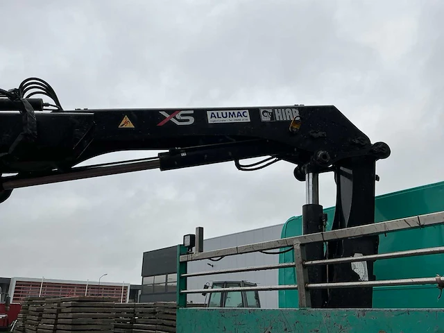 2005 renault midlum 220 dci kipper vrachtwagen met hiab 9tm autolaadkraan - afbeelding 76 van  84