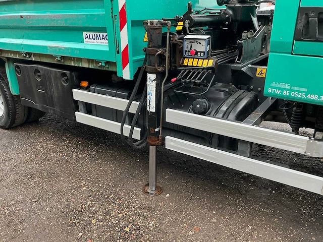 2005 renault midlum 220 dci kipper vrachtwagen met hiab 9tm autolaadkraan - afbeelding 69 van  84