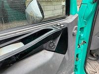2005 renault midlum 220 dci kipper vrachtwagen met hiab 9tm autolaadkraan - afbeelding 6 van  32